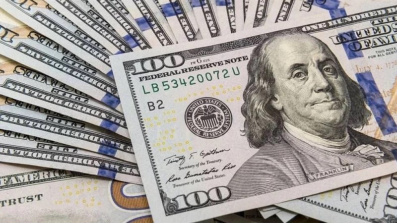 El dólar blue alcanzó los $1300 y marcó su precio más alto desde el fin del cepo